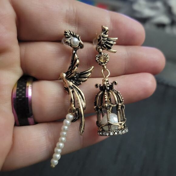 Victorian bird cage gold & pearl mismatch earrings - Picture 1 of 3